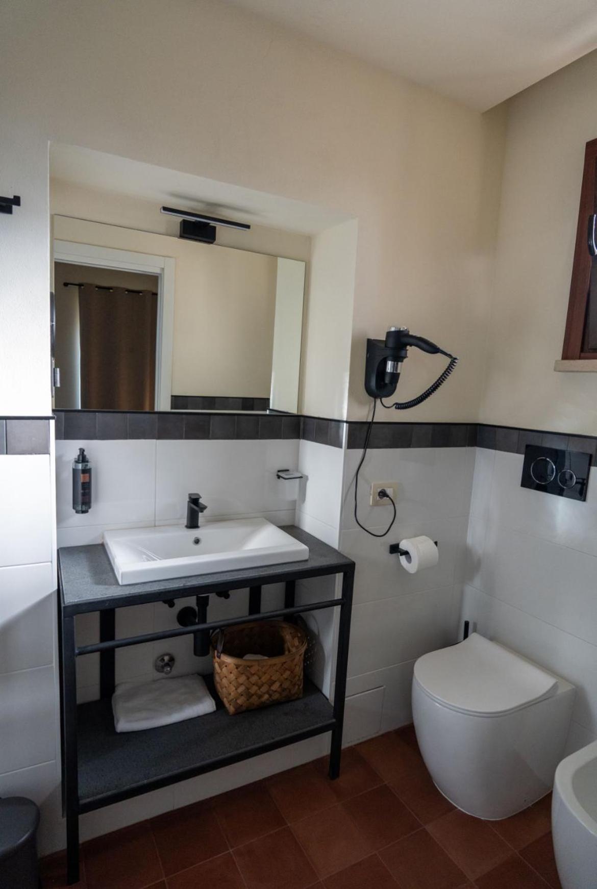 Tenuta Del Duca Fiumicino Locanda E Hostaria Guest House Luaran gambar